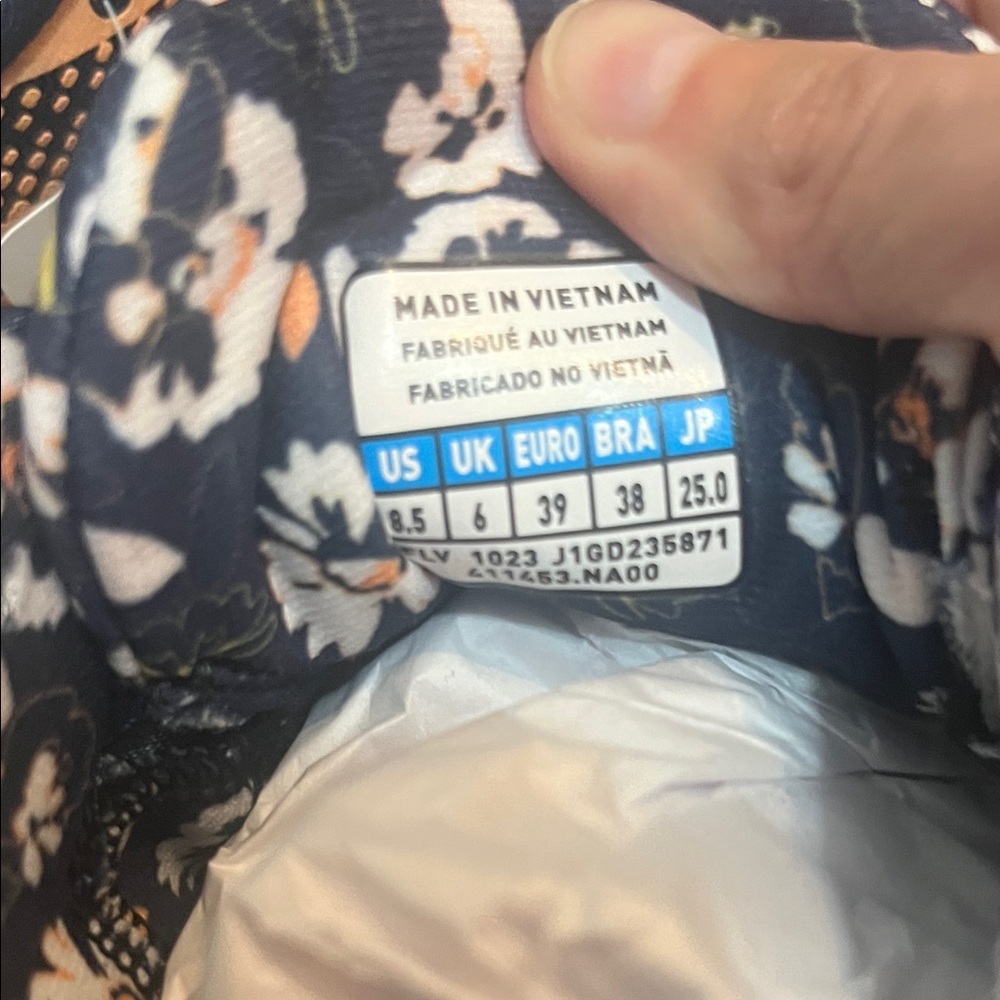 Mizuno Roxy Wave Rider sneakers - Picture 5 of 5